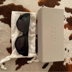 Dezi Black Sunglasses